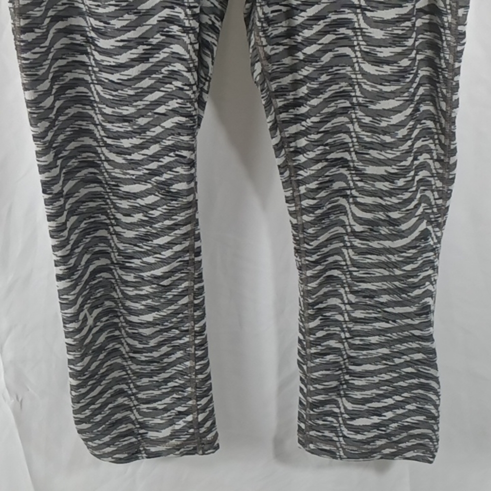 Women's active bottoms size large - Picture 3 of 6
